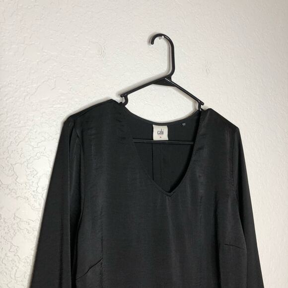 Cabi Classic Blouse black v neck ruffle trim top size Medium #3599 - Picture 3 of 14